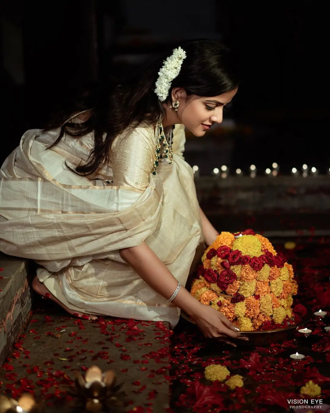 Vaishnavi Chaitanya In South Indian Traditional White Saree Red Blouse